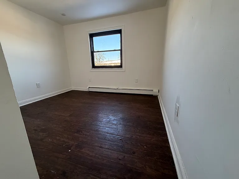 9 Catherine Ct #3B — Photo 3