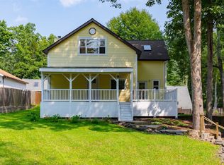 75 Camp Dr, Rhinebeck, NY 12572