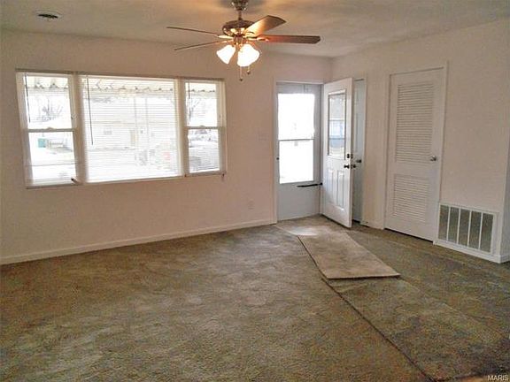 2nd image of 1919 Lynn Ave