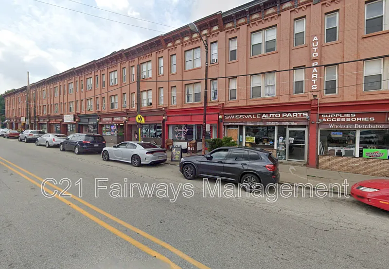 1908 Monongahela Ave APT 1 photo 1
