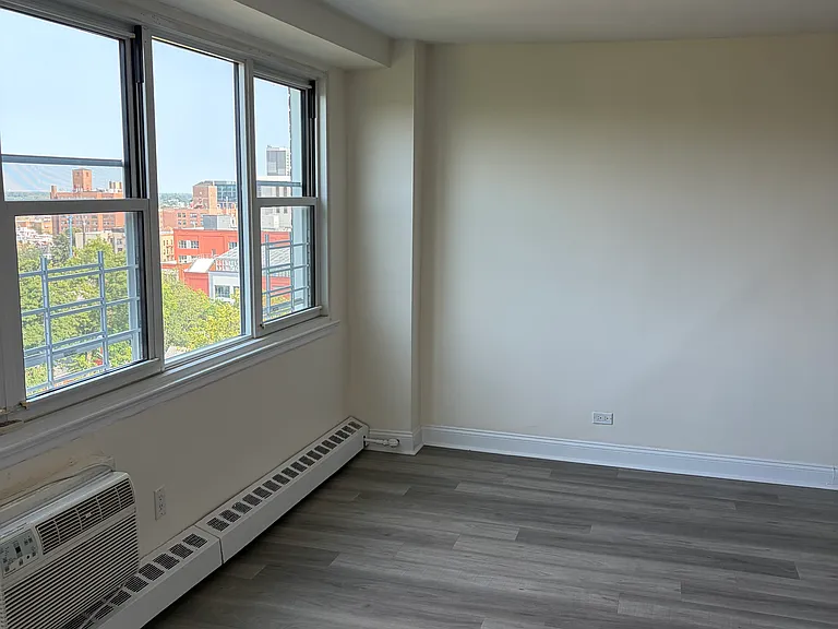 16420 Highland Ave #9M — Photo 4