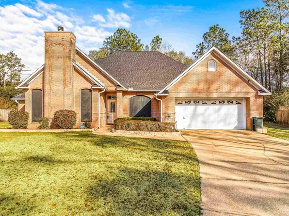 2701 Woodbreeze Dr, Cantonment, FL 32533