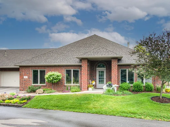 181 W Canyon Dr, Hudson, WI 54016