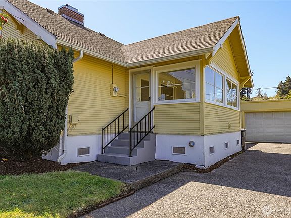 3rd image of 1320 4th Street