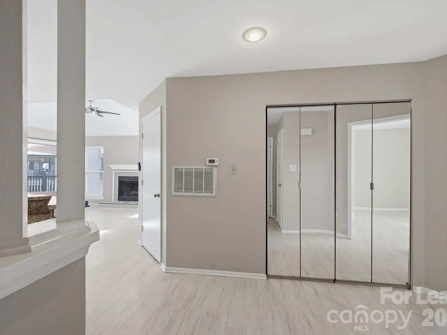 2 bed, 2.0 bath, 874 sqft, $2,100 — Photo 2