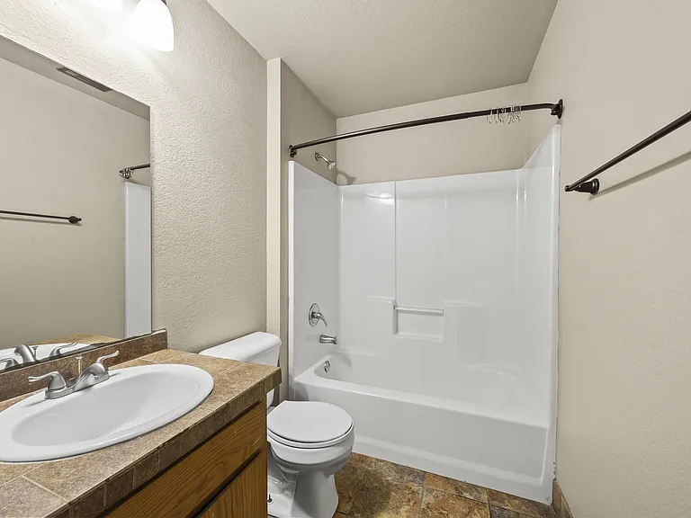 2060 N Leverett Ave #5 — Photo 10