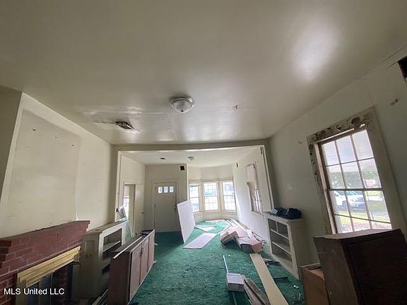 5th image of 1015 Live Oak Ave