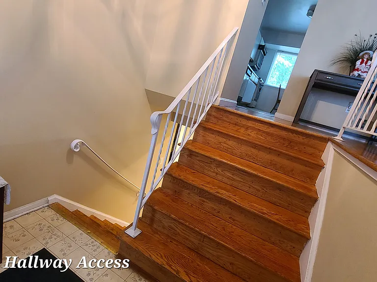 4715 Iris Pl — Photo 2
