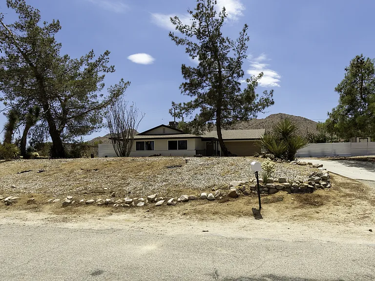 60237 Natoma Trl — Photo 27