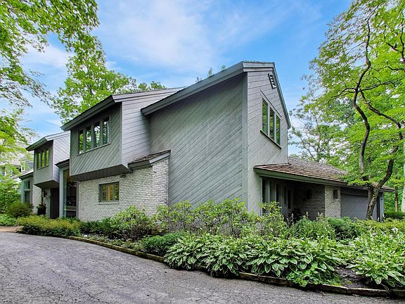 2nd image of 395 Cedar Ave