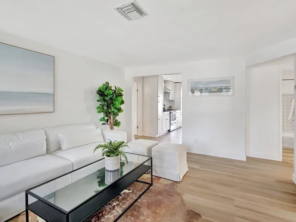 3019 N 57th Dr, Hollywood, FL 33021