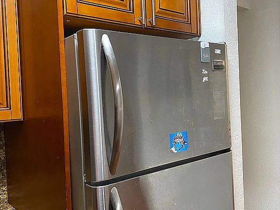 3rd image of 1330 W 54th St APT 310C