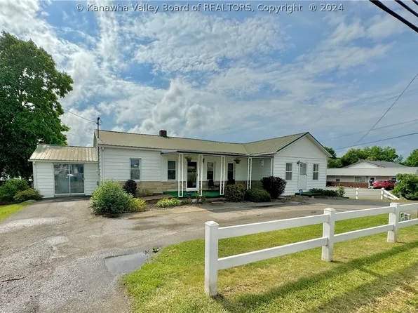 3221 Jackson Ave, Point Pleasant, WV 25550