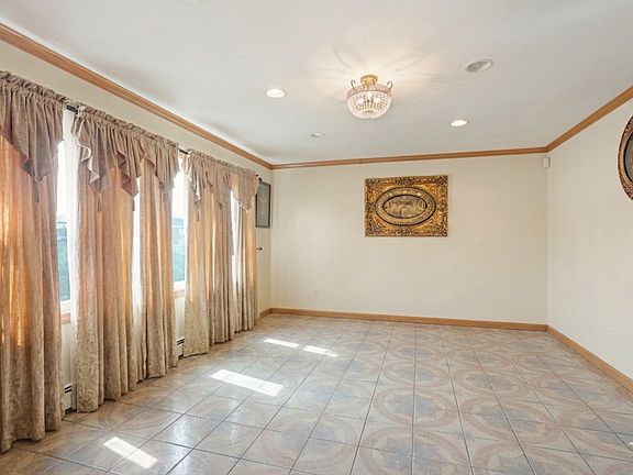 4th image of 4249 Custer Ave