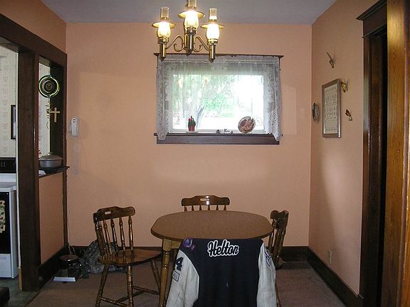 3rd image of 224 Manor Ave