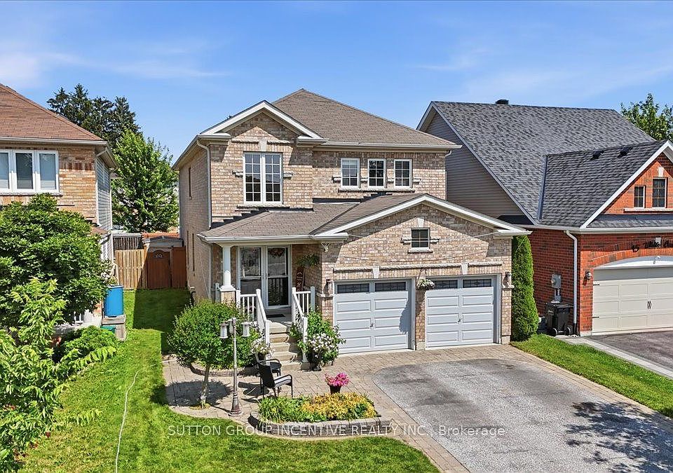 1st image of 17 White Cres