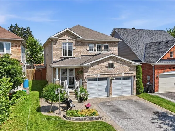 17 White Cres, Barrie, ON L4N 5Z9