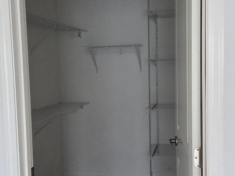 413 S Main St — Photo 11