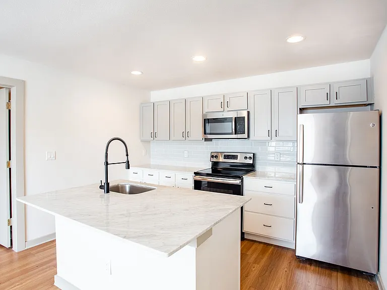 5609 Ross Ave — Photo 3