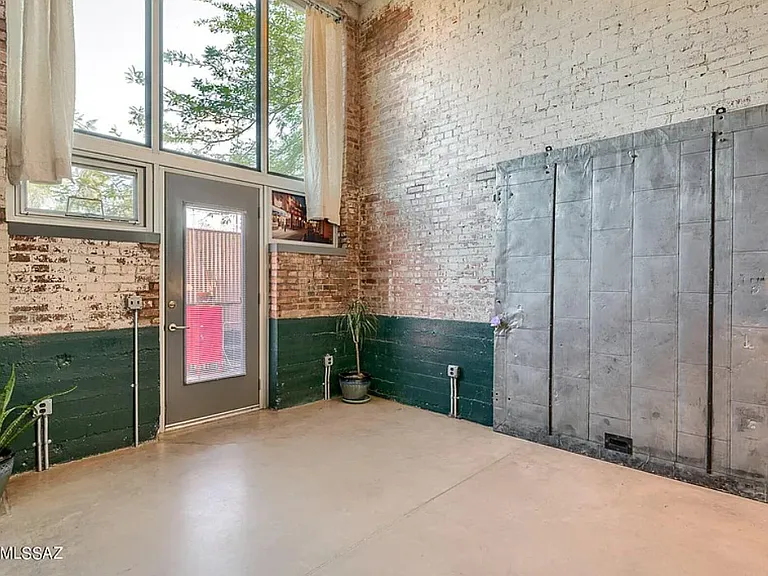 1001 E 17th St #131 — Photo 16