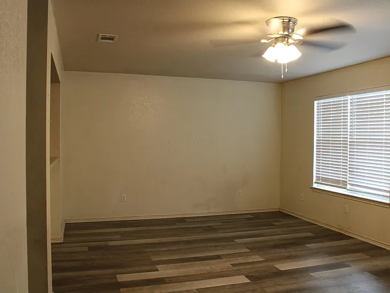415 E 4th Ave #D — Photo 24