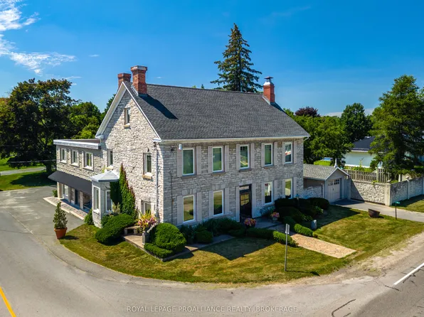 1863 Sydenham Rd, Kingston, ON K7L 4V4