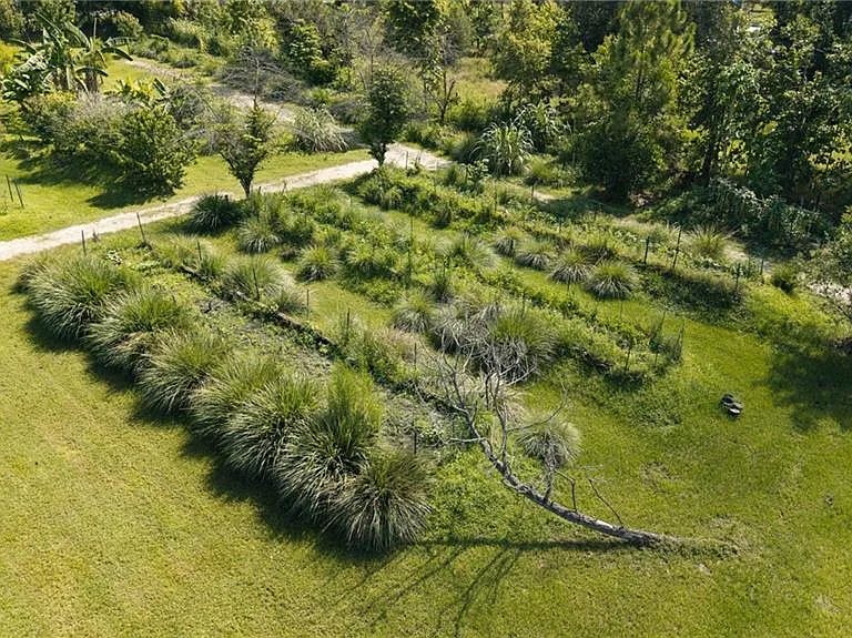 828 Sanctuary Rd — Photo 49