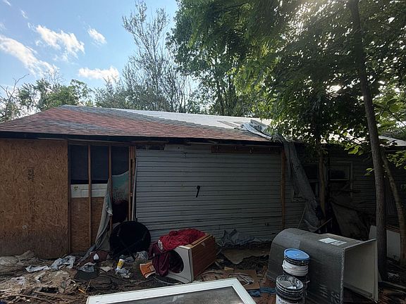 4th image of 30 Delores Dr