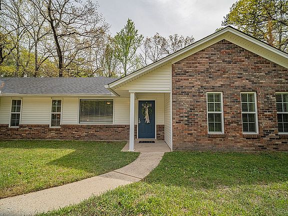 4th image of 165 Allen Dr