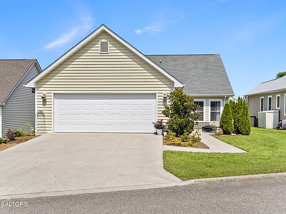 5th image of 105 Jasmine Dr