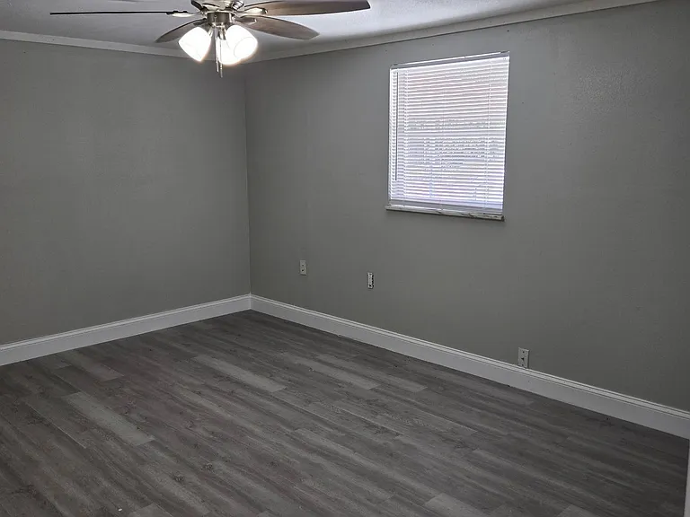 4412 Plum St — Photo 2
