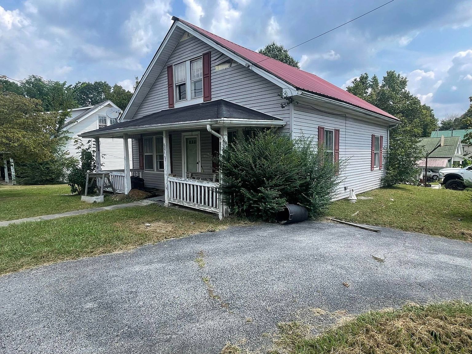 604 N Main St, Burkesville, KY 42717 | MLS #11203337 | Zillow