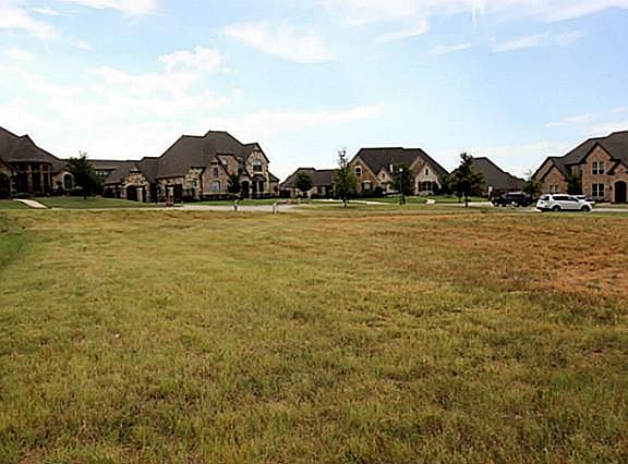 3rd image of 720 Cross Timbers Dr