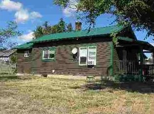 927 4th St W, Roundup, MT 59072
