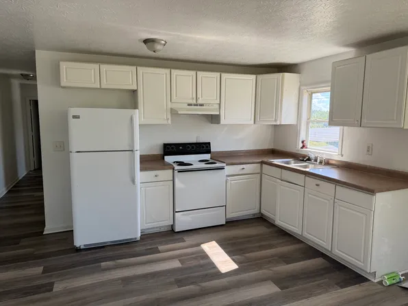 2820 Grand Ave, New Castle, IN 47362