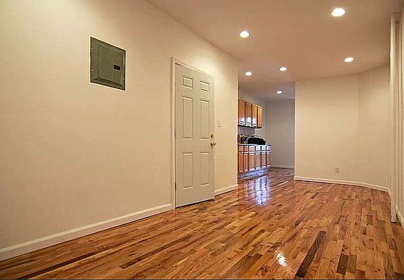 4th image of 6113 55th St #1L