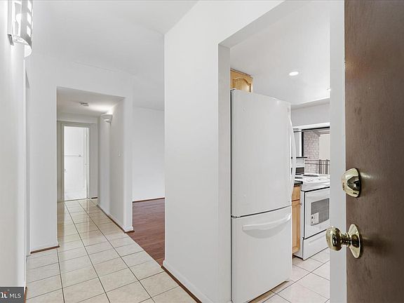 3rd image of 2255 Castle Rock Sq APT 21C