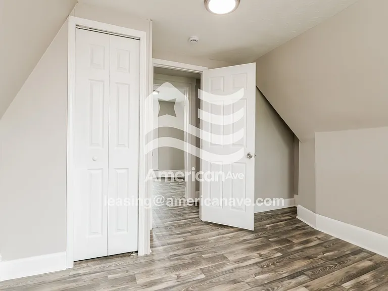 1536011_011_bedroom_12.jpg