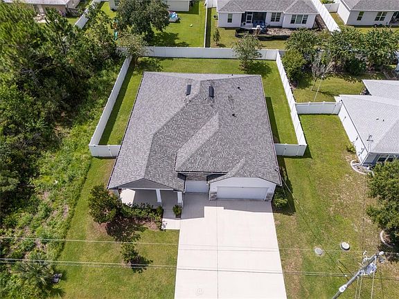 3rd image of 21 LANCELOT DRIVE