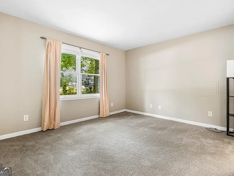 651 Stratford Green Way — Photo 13