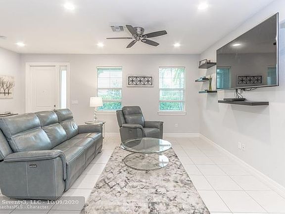 3rd image of 4102 Long Leaf Ln #4102