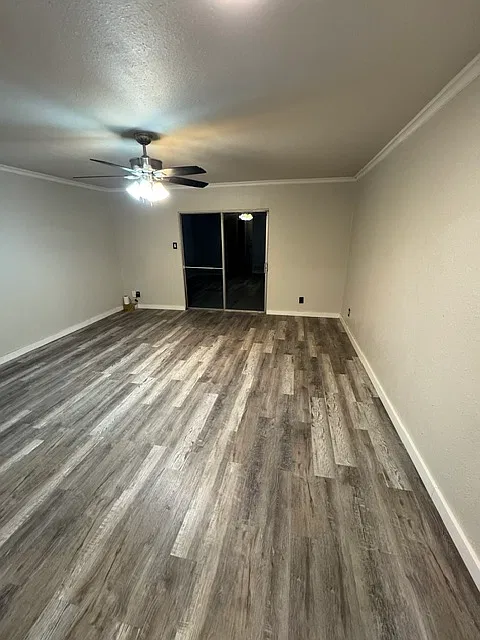 2 bed, 1.5 bath, 1050 sqft, $1,050 — Photo 1