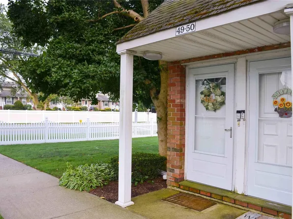 100 Connetquot Avenue #49, East Islip, NY 11730