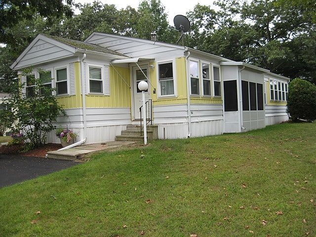 1st image of 15 Oak Grove Trl
