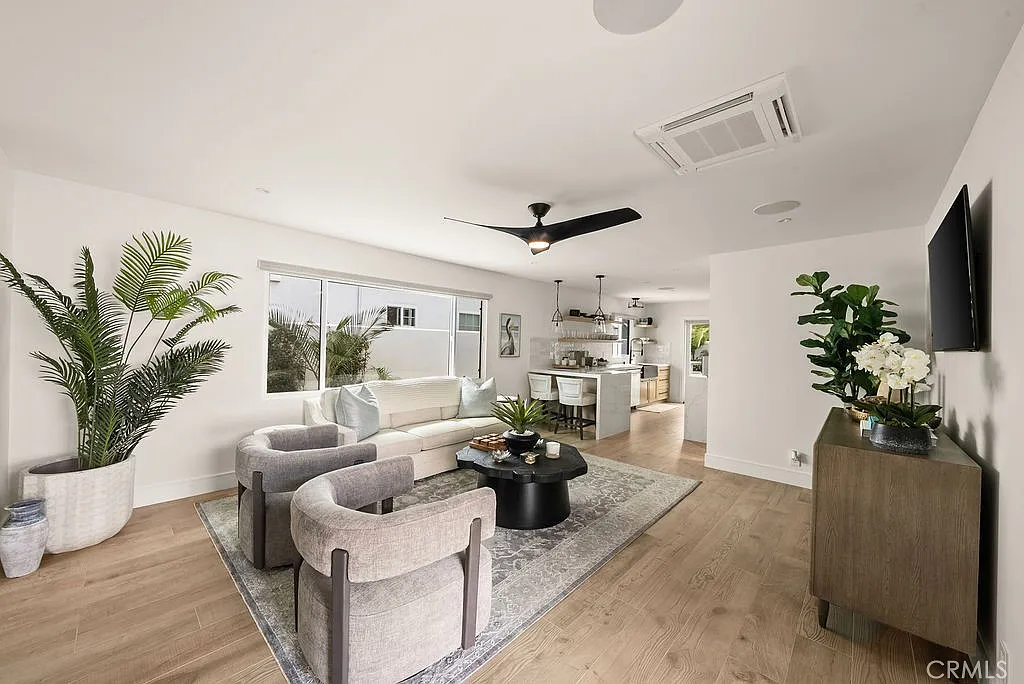 3 bed, 1200 sqft, $8,500 — Photo 1