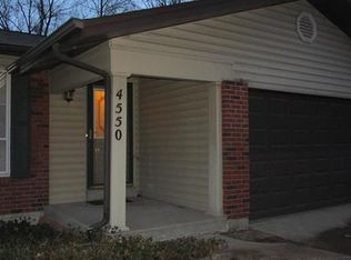 4550 Ashfield Dr, Saint Louis, MO 63129