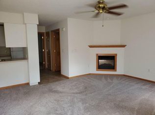 607 Callaway Ct, La Crosse, WI 54603