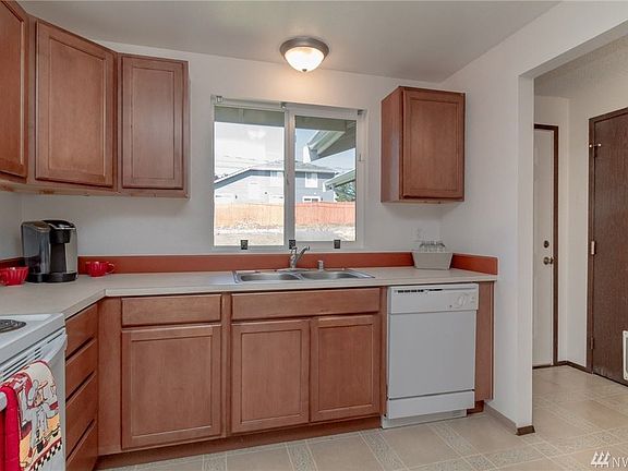 4th image of 10404 10406 93rd St Ct SW