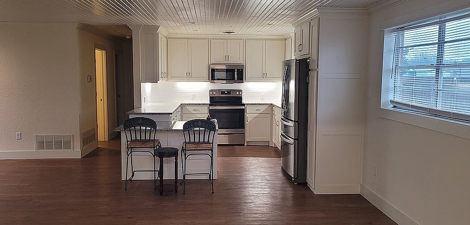 2nd image of 1232 Avenue M