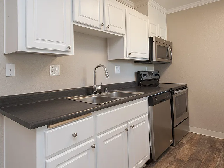 Ridgecrest Apartment Homes — Photo 5